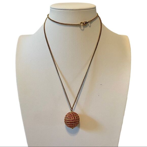 Vintage Sparkling Gorgeous Red & Gold Toned Ball on Gold Toned Chain. - Picture 5 of 7